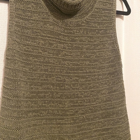 Guess Woman’s army green top - Picture 2 of 5